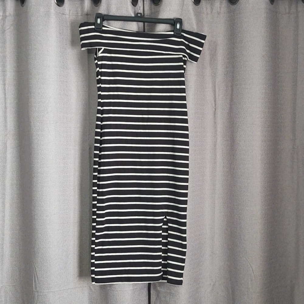 3/$15 Heart & Hips Black & White Striped Sun Dress Sz Small